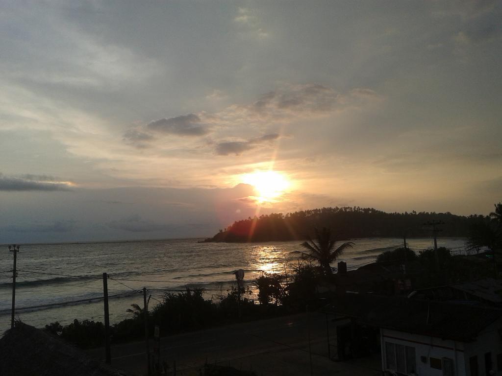 Sun Ocean Inn Mirissa Ngoại thất bức ảnh